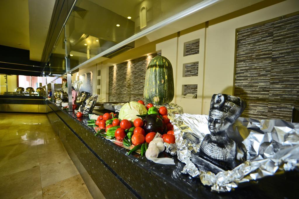 Charmillion Club Aquapark Hotel Sharm el-Sheikh Luaran gambar A salad bar