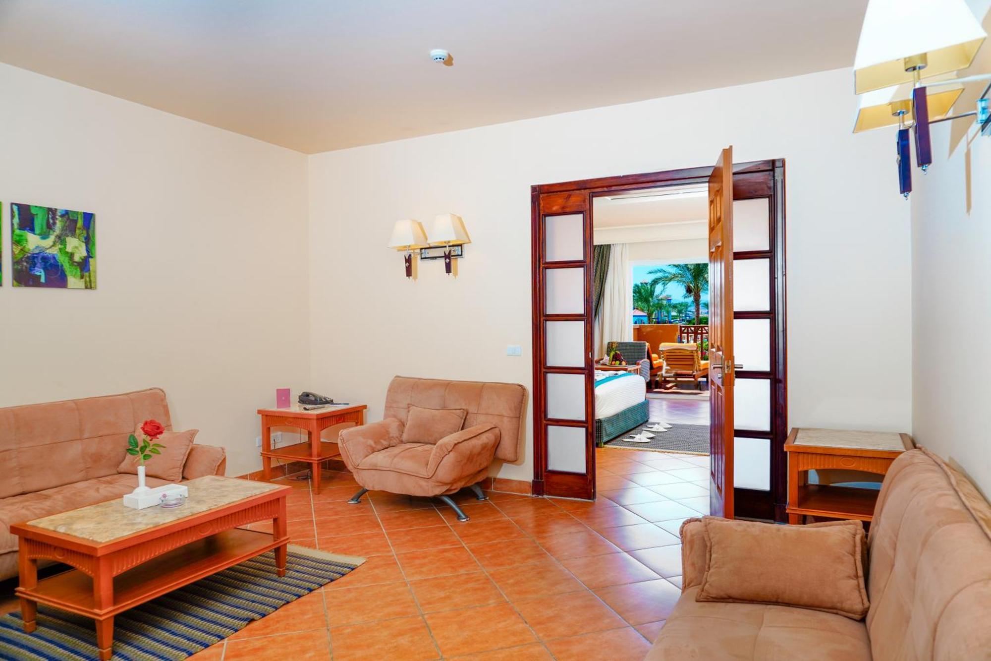 Charmillion Club Aquapark Hotel Sharm el-Sheikh Bilik gambar A suite at the hotel